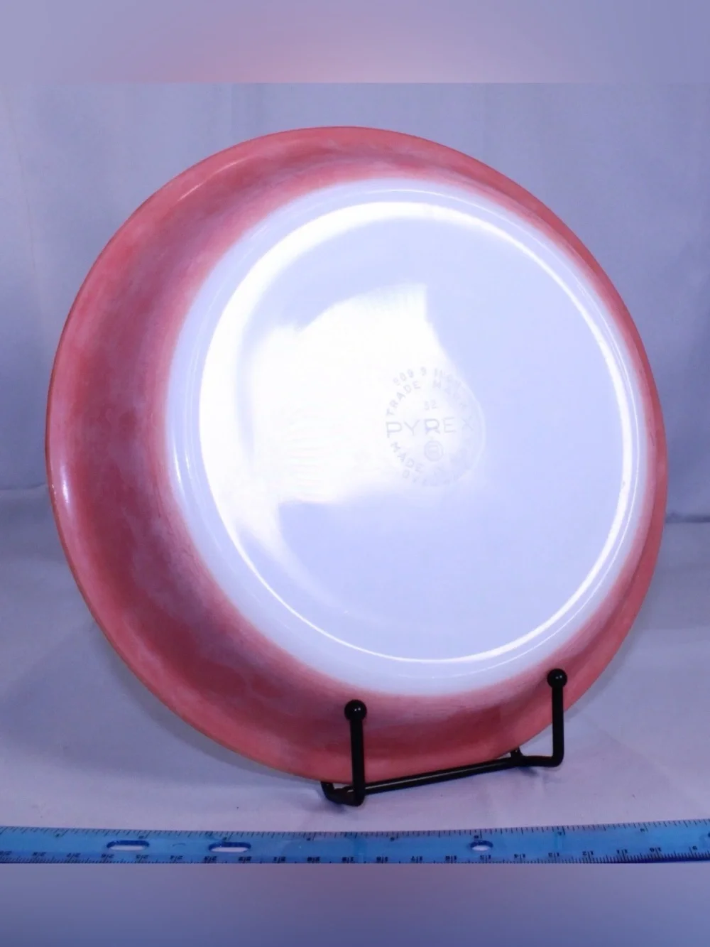 PYREX Model 909 Rimmed Pie Plate Flamingo Pink Vintage